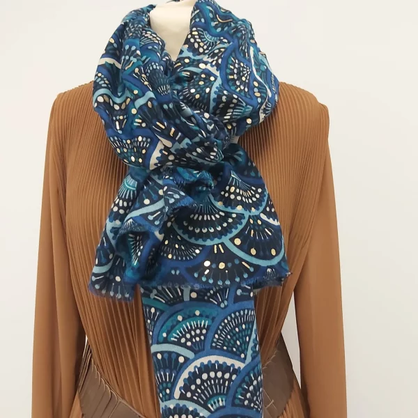 foulard bleu nature